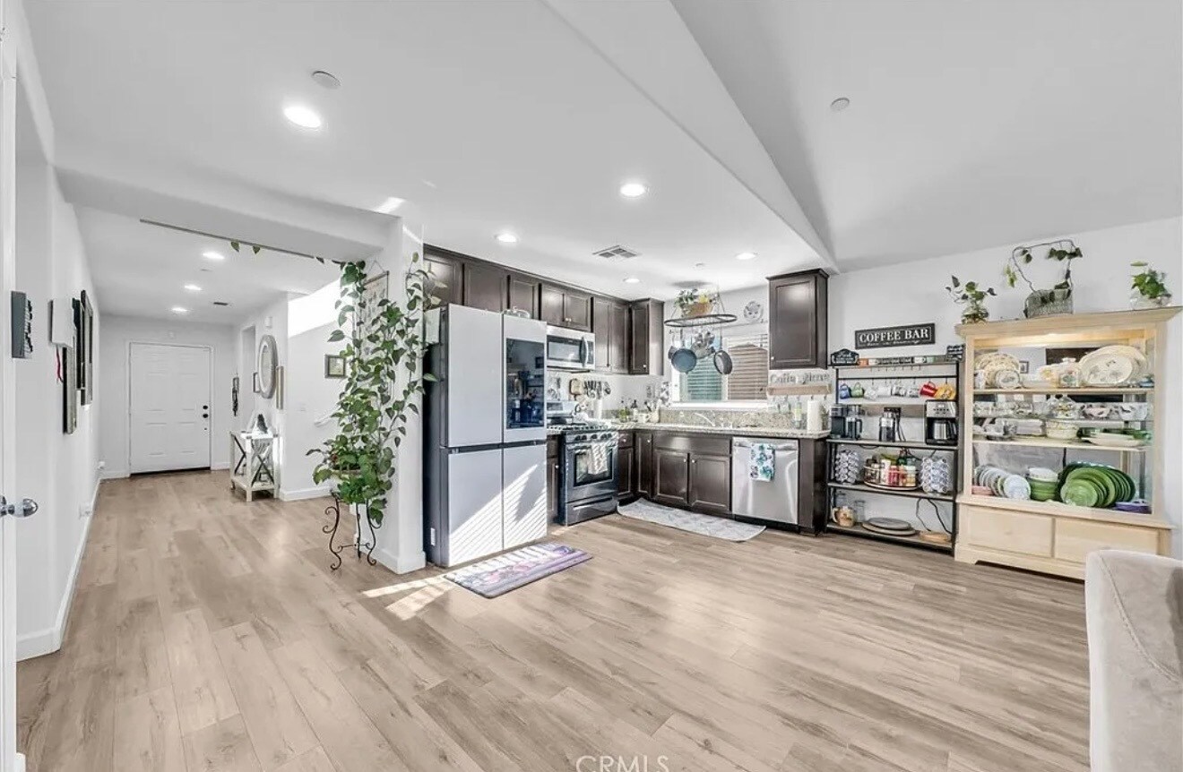 Building Photo - 29427 Linden Pl