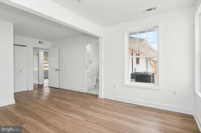 Building Photo - 312 E Gordon St