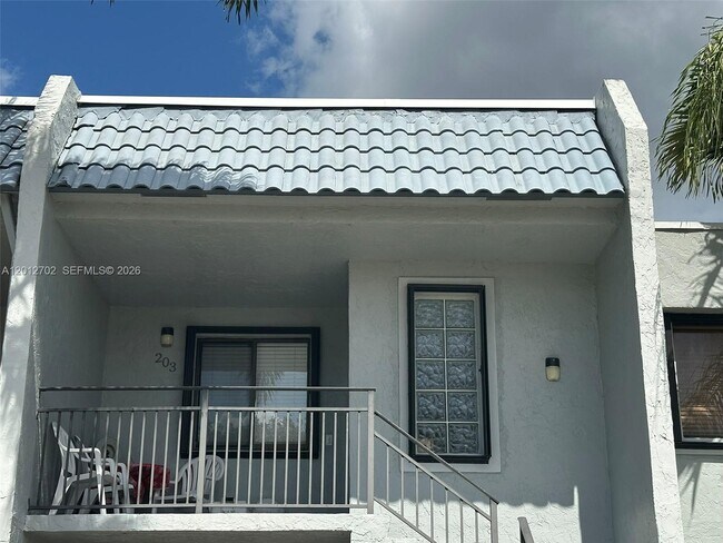 Building Photo - 16511 Blatt Blvd