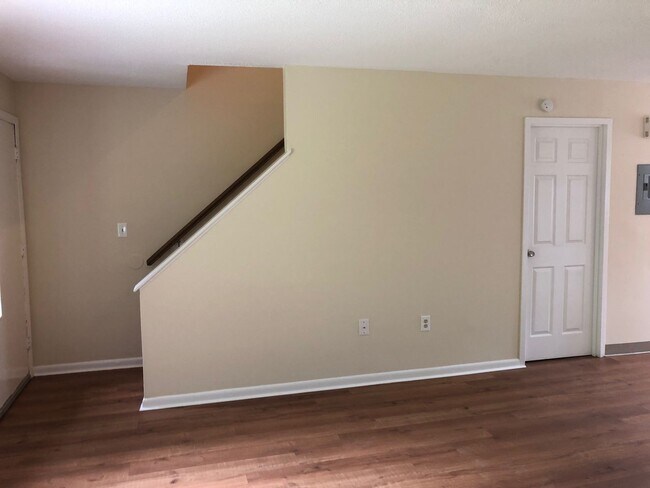Building Photo - B 7 Nanni Dr
