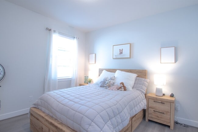 Building Photo - 16 Mariposa Wds Dr