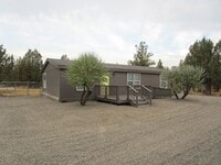 Building Photo - *PRICE IMPROVEMENT* 3 Bedroom, 2 Bathroom Updated Home South of Prineville - Available Now!