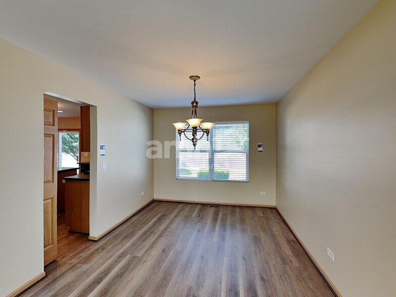 Building Photo - 1217 Dauphin Dr