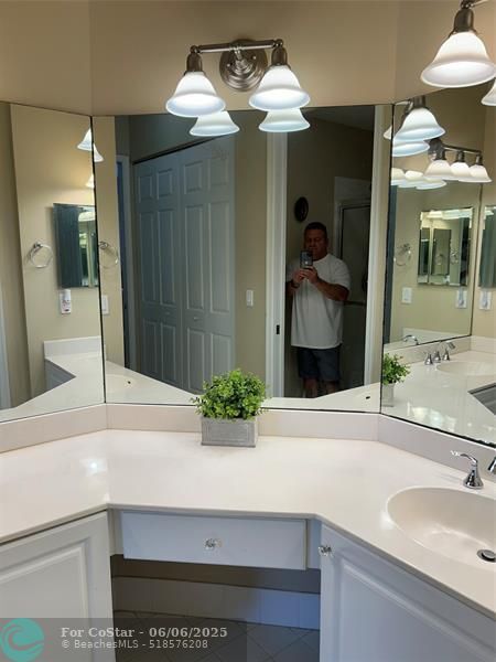 Building Photo - 3600 Oaks Clubhouse Dr