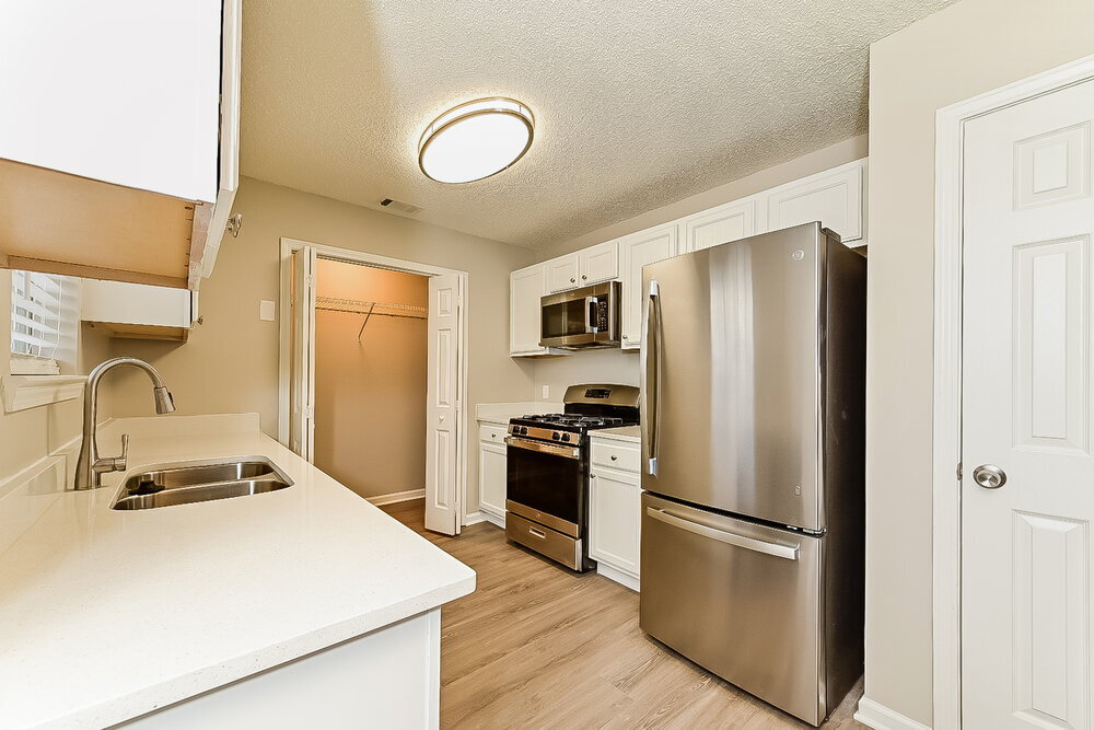 Building Photo - 604 Fieldcrest Dr