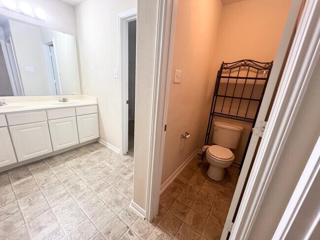 Building Photo - 3207 Zephyr Glen Way