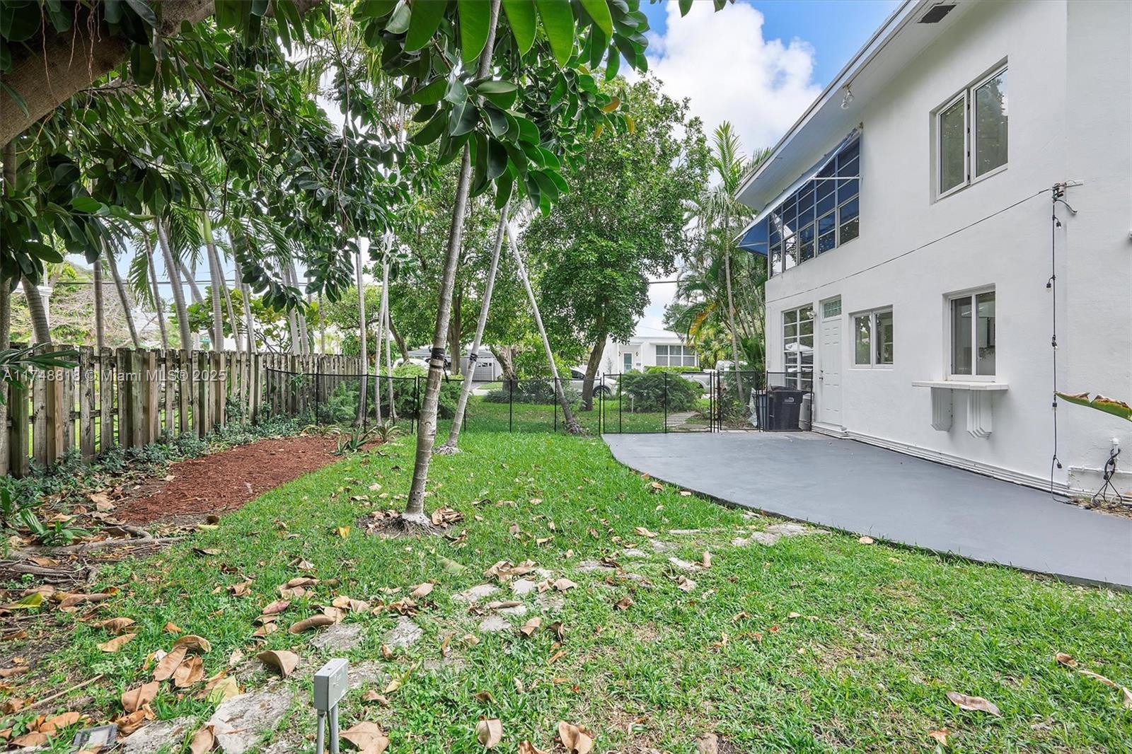 Building Photo - 600 Surfside Blvd
