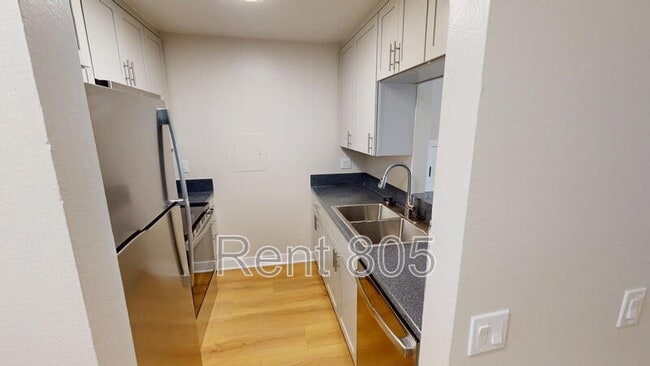 Building Photo - 309 E Surfside Dr