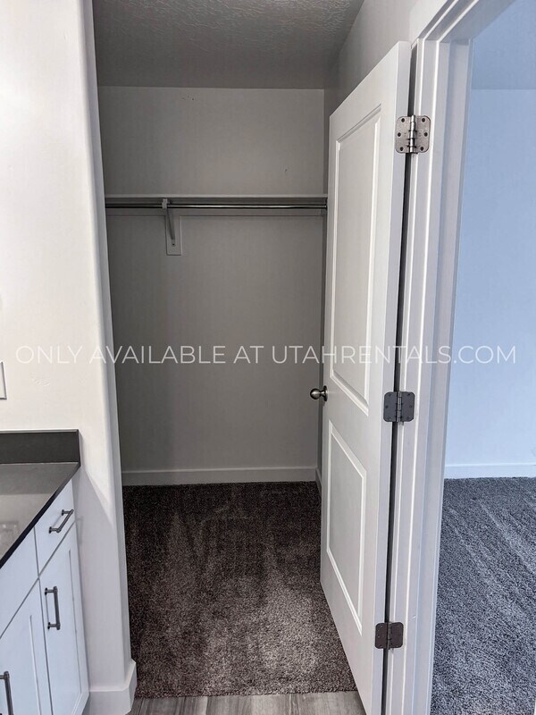 Building Photo - 3741 W 860 N