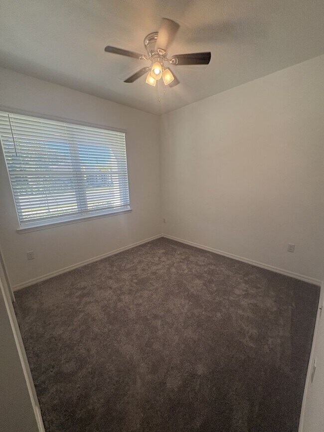 Building Photo - New construction!!