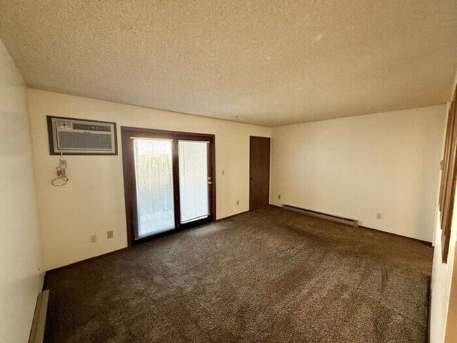 Building Photo - Move in specials - First 2 Weeks Free. Flexible lease terms are available - 2 Bed, 1 Bath Apartme...