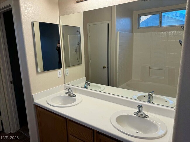 Building Photo - 2636 Wooly Rose Ave