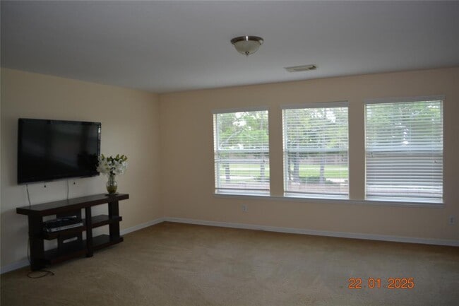 Building Photo - 8307 Red Rooster Ln