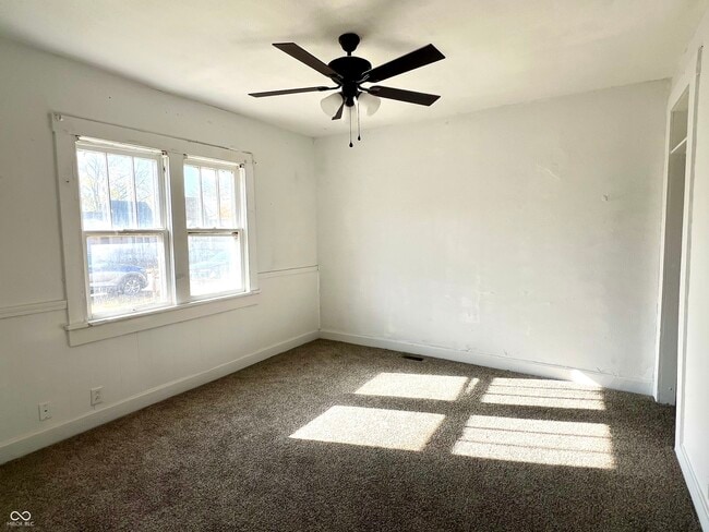 Building Photo - 231 E South C St