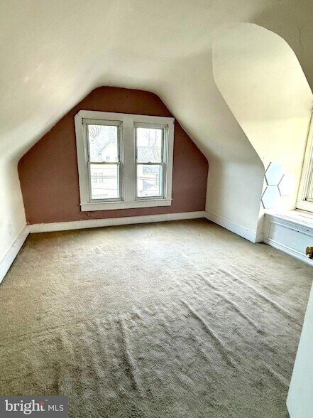 Building Photo - 136 Maple Terrace