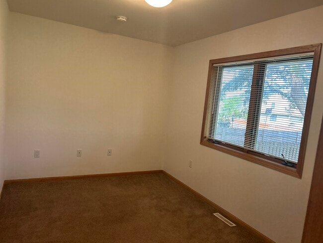 Building Photo - 5506 Quarry Hill Dr