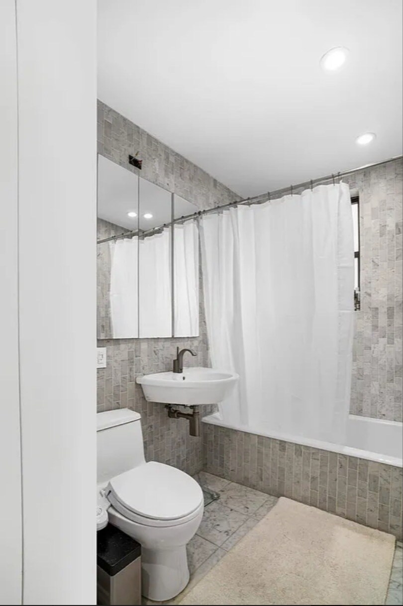 Building Photo - 350 E 54th St
