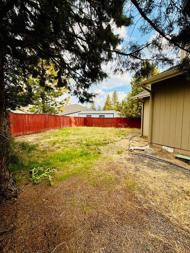 Building Photo - 61208 Brittle Bush St