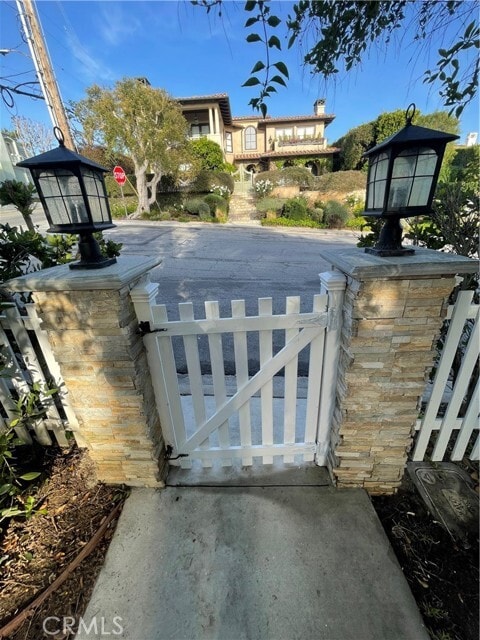 Building Photo - 952 2nd St.