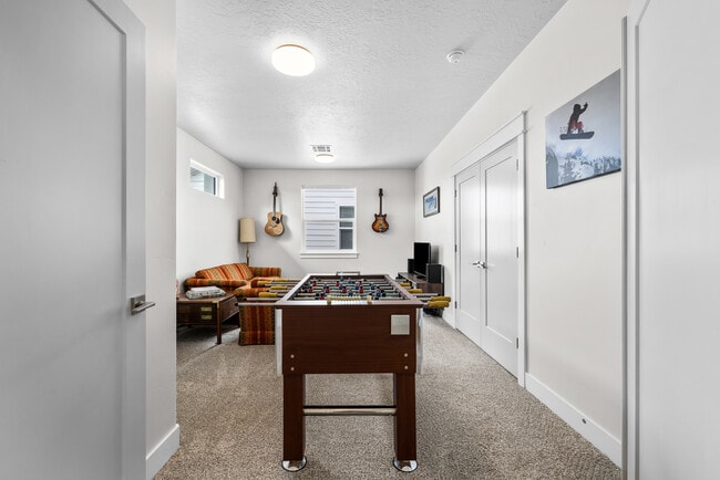 Building Photo - 3340 W Lassen Dr