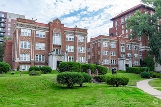 Building Photo - Calhoun Beach Apartments