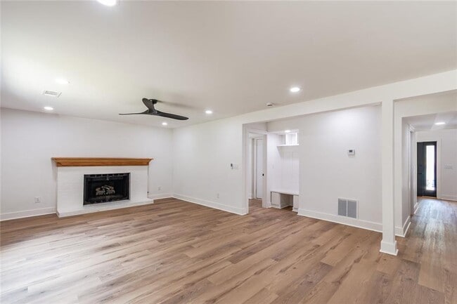 Building Photo - 2601 Garland Way