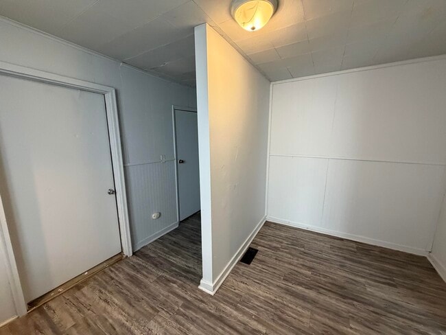 Building Photo - 56 Bismark-