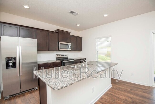 Building Photo - 173 Ash Ave