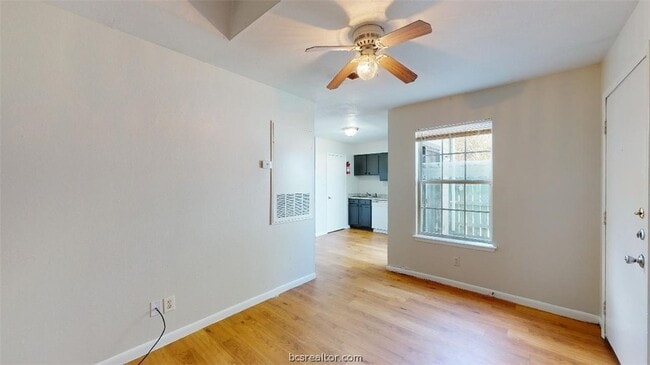 Building Photo - 725 Peppertree Dr