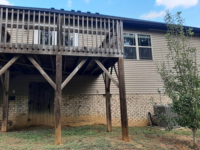 Building Photo - 1165 Bonnie Ln