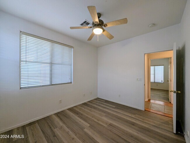 Building Photo - 1530 E Branham Ln