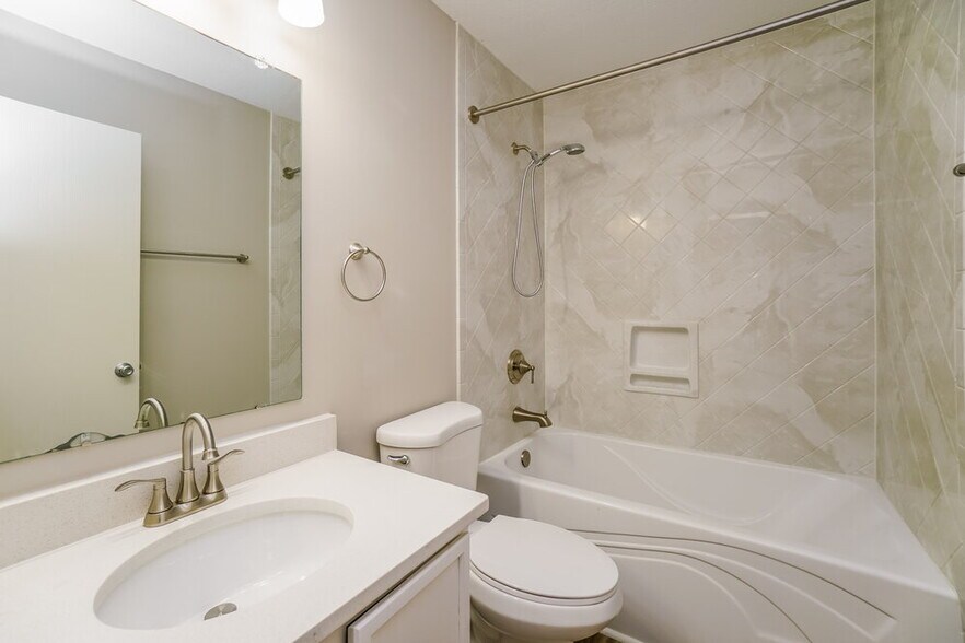 Building Photo - 3421 Brook Spring Dr