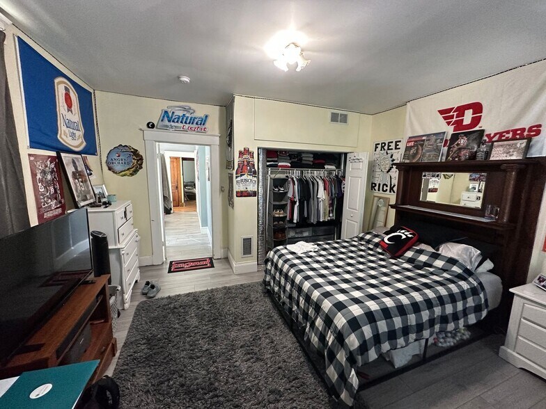 Building Photo - 2317 Flora St