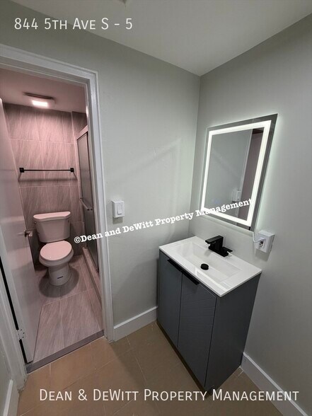 Building Photo - 1 Bed/1 Bath - Unit 5