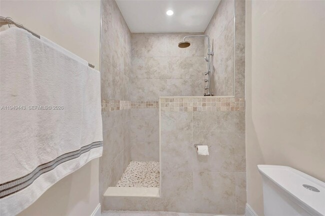 Building Photo - 1192 NE 32nd Ave