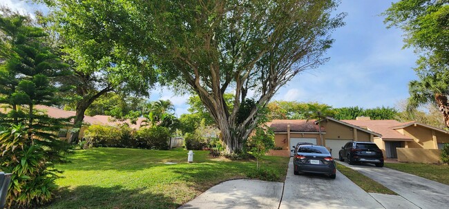 Building Photo - 23261 Boca Club Colony Cir