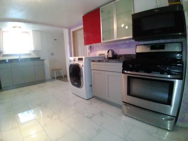 Building Photo - 40 Bristol St