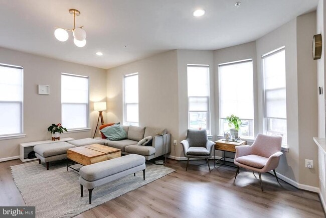 Building Photo - 16233 Coolidge Ave