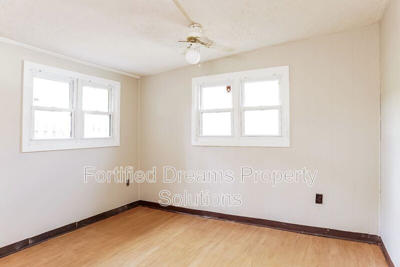 Building Photo - 842 Efird St