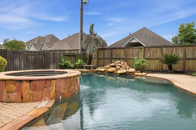 Building Photo - 13815 Wetherfield Ln