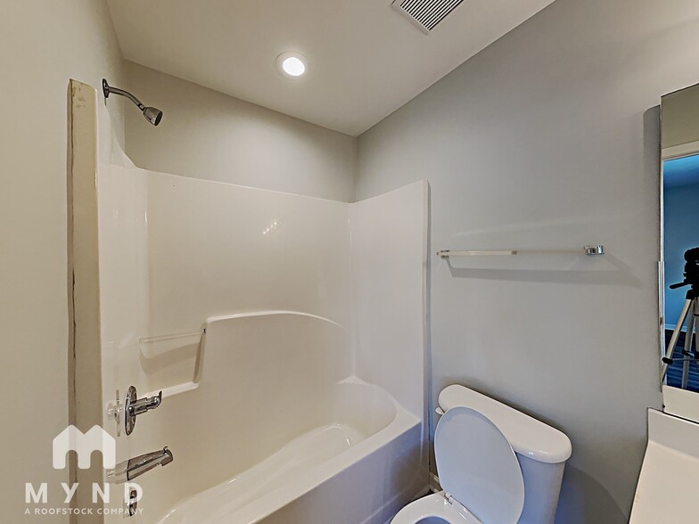 Building Photo - 4224 Beacon Crest Way