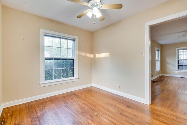 Building Photo - Urban Farmhouse - 2BD/2BA - Work Shop - Hu...