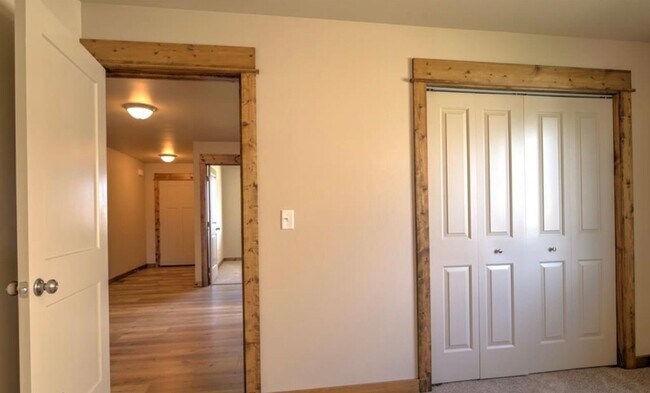 Building Photo - Spacious 3BR/2BA Home in Quiet Belgrade Neighborhood with Fenced Backyard & Garage