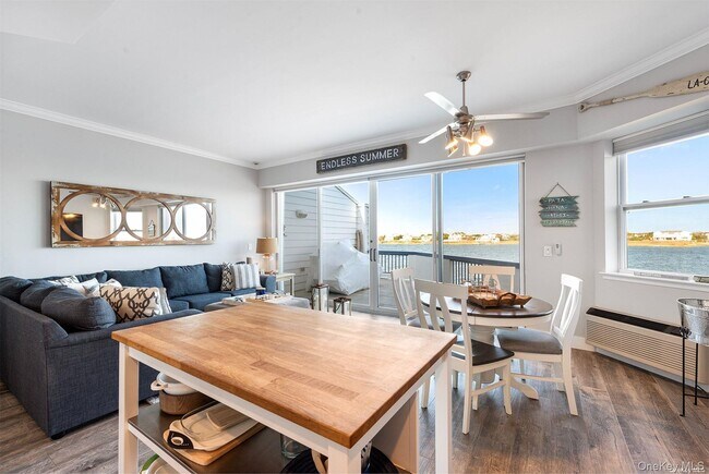 Building Photo - 250 Dune Rd