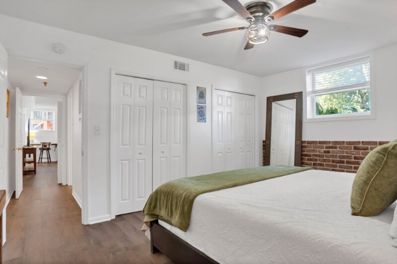 Building Photo - 121 W Hall St