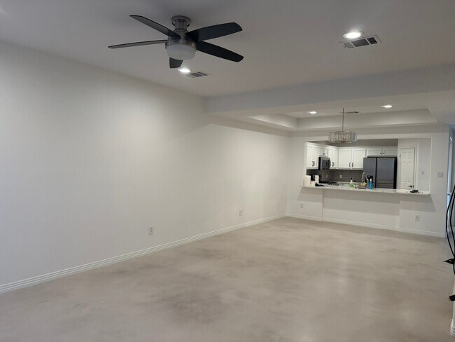 Building Photo - 10630 Morado Cir