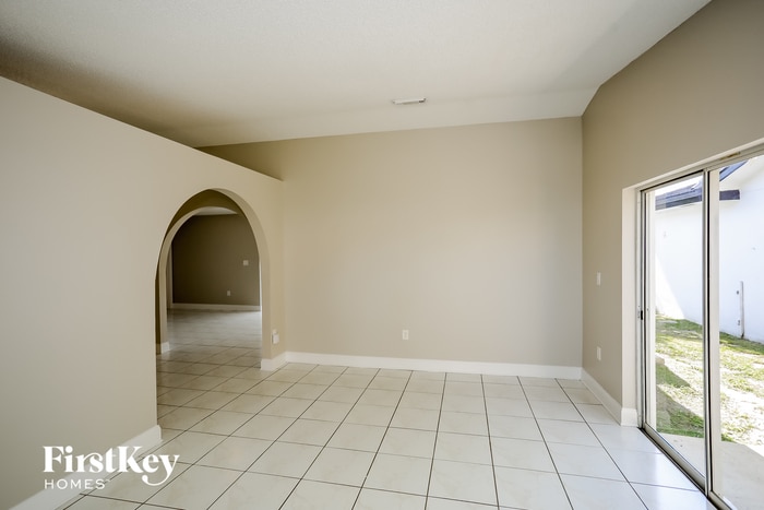 Building Photo - 17020 SW 145th Ct