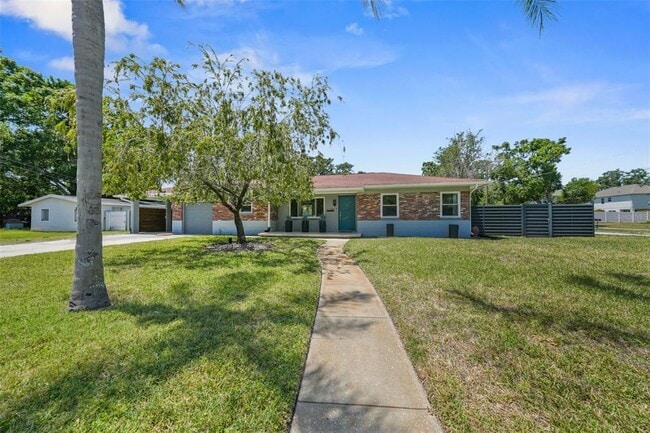 Building Photo - 222 N Clearview Ave