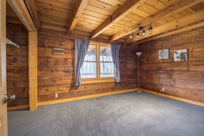 Building Photo - 1762 Burke Hollow Rd