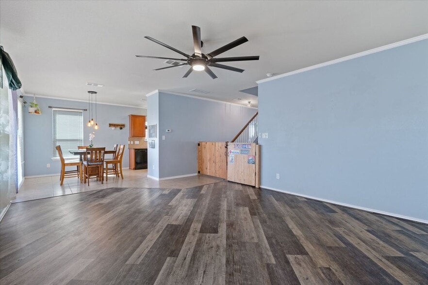 Building Photo - 2108 Scott Dr